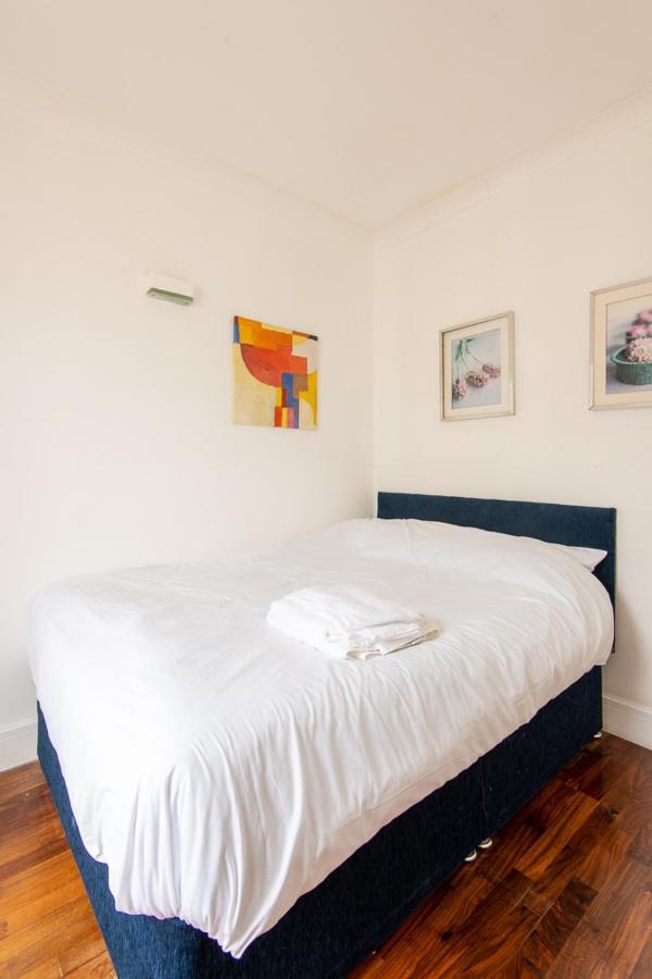 London Central Studio Экстерьер фото