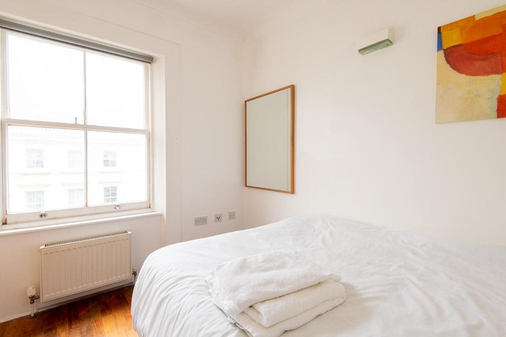 London Central Studio Экстерьер фото